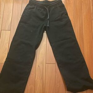 aritzia black sweatpants
